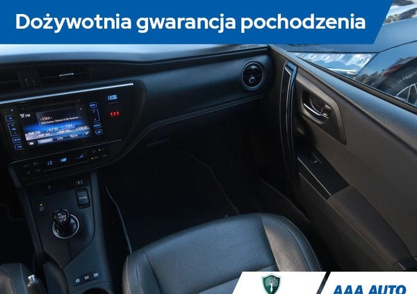 Toyota Auris cena 72000 przebieg: 71143, rok produkcji 2017 z Łobżenica małe 254